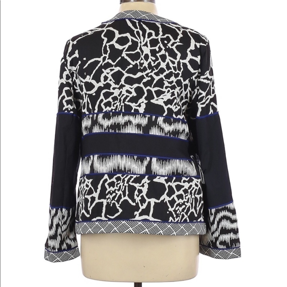 Chico’s Artisan Jacquard Blocked Jacket La… - Picture 2 of 7